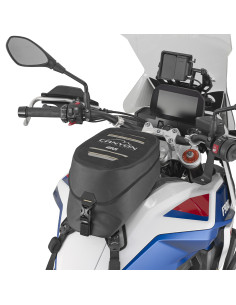 copy of Givi GRT729 CANYON 3 liter tank bag 2