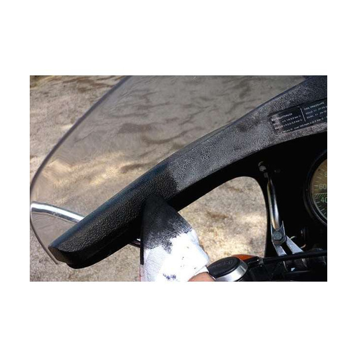 Rénovateur plastique noir RESTOM BLACKPLAST 9500