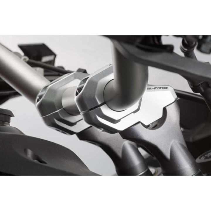 Rehausseur universel avec déport pour guidon 22mm SW-Motech  +30/-21