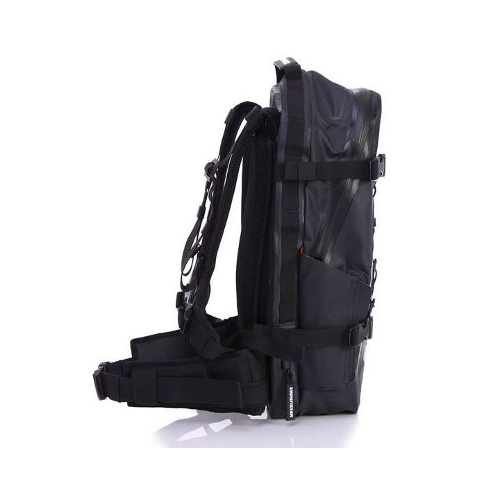 Enduristan HURRICANE 15-liter motorcycle backpack + Hydrapak