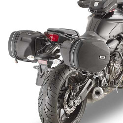 Givi EASYLOCK side bag holders (TE2140) Yamaha MT-07 18-