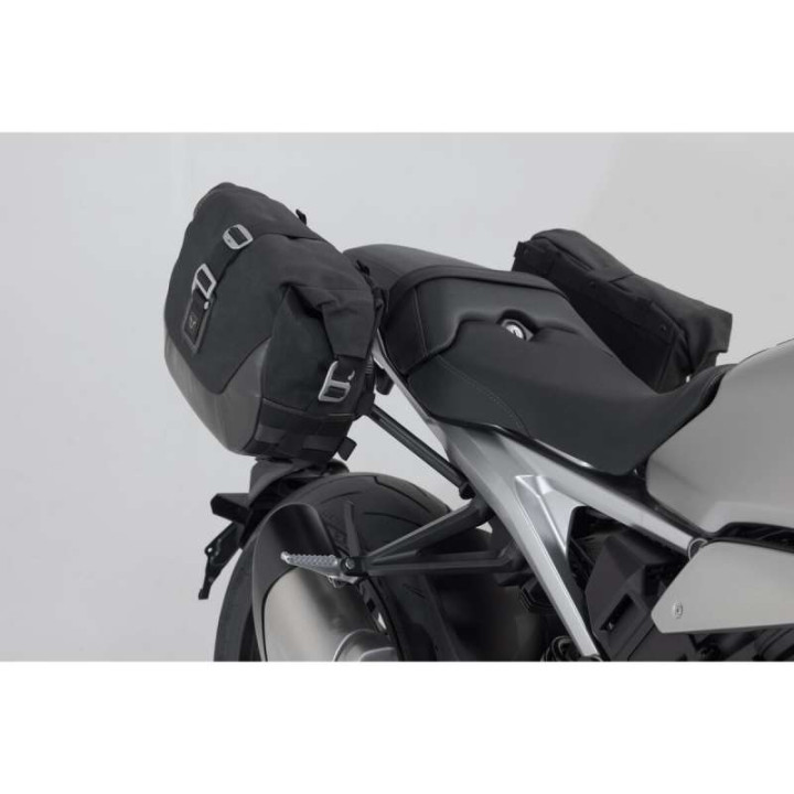 SW-Motech LEGEND GEAR LC1/LC2 panniers + SLC Honda CB1000R Neo Sports Café spacers