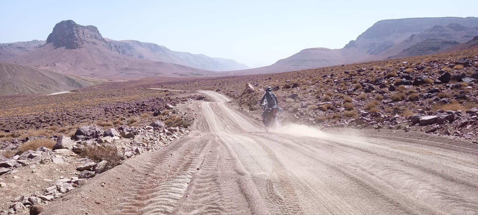 Voyage moto sur les pistes du Sud du Maroc avec les copains (EP2)