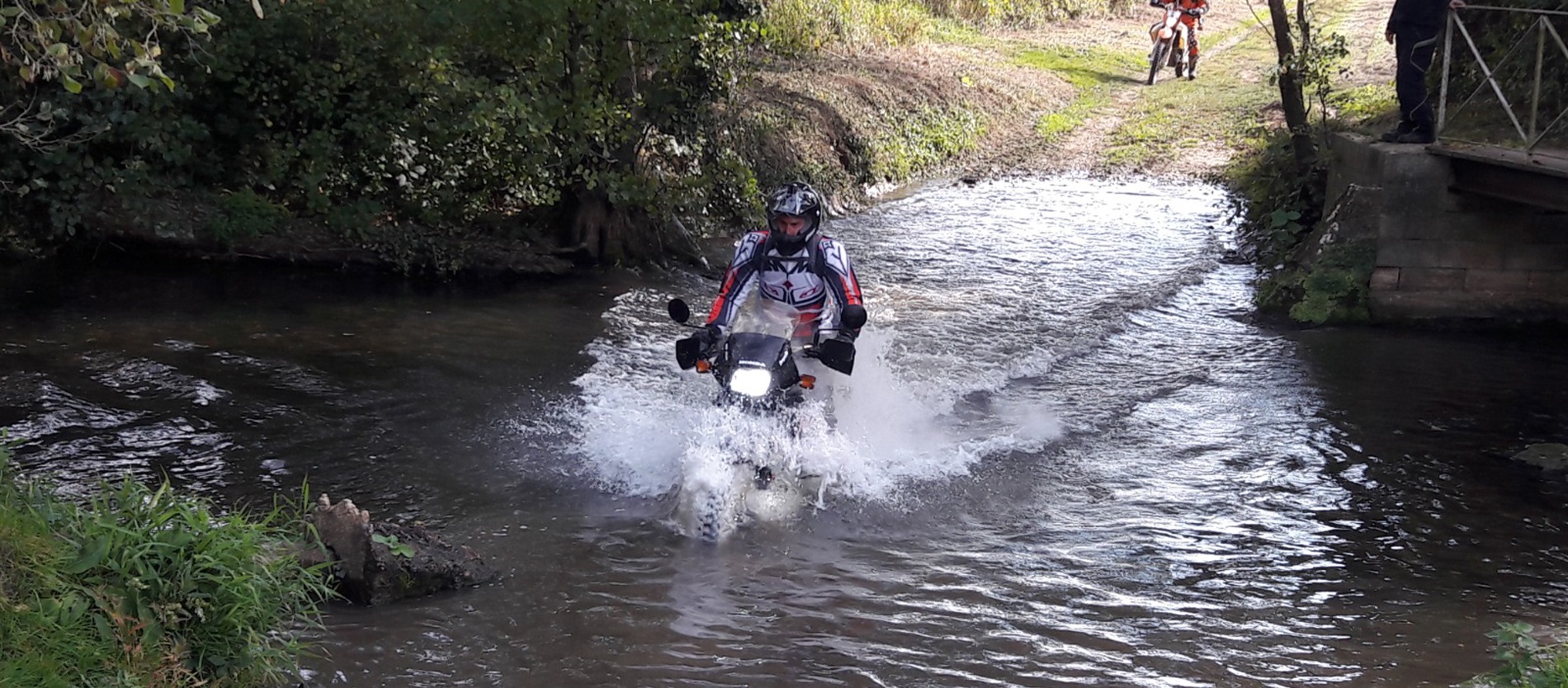 Motorcycle fording: how do I cross a ford and what should I do if my vehicle has taken on water?