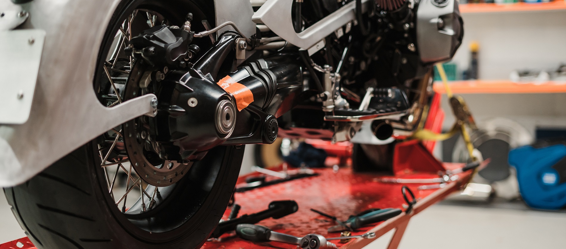 Comment faire la réfection des étriers de frein de ta moto : notre tutoriel