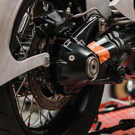 Comment faire la réfection des étriers de frein de ta moto : notre tutoriel