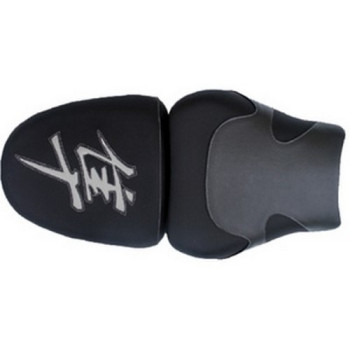 Housse de selle Bagster (2105I) Noir/Espace/Lettres Argent Suzuki GSX1300R Hayabusa 02-03 Housse de selle Bagster (2105I) Noir/Espace/Lettres Argent Suzuki GSX1300R Hayabusa 02-03
