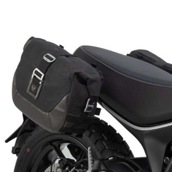 Kit sacoches latérales SW-Motech LEGEND GEAR LC - Black Edition Ducati Scrambler (BC.HTA.22.916.20100) Kit sacoches latérales SW-Motech LEGEND GEAR LC - Black Edition Ducati Scrambler (BC.HTA.22.916.20100)