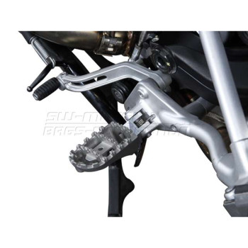 Repose-pieds SW-Motech ION STELVIO/GRANPASSO V-STROM VARADERO Repose-pieds SW-Motech ION STELVIO/GRANPASSO V-STROM VARADERO