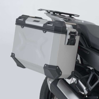 Kit valises alu 37L/37L SW-Motech TraX ADVENTURE Honda XL750 Transalp (KFT.01.070.70000/S) Kit valises alu 37L/37L SW-Motech TraX ADVENTURE Honda XL750 Transalp (KFT.01.070.70000/S)