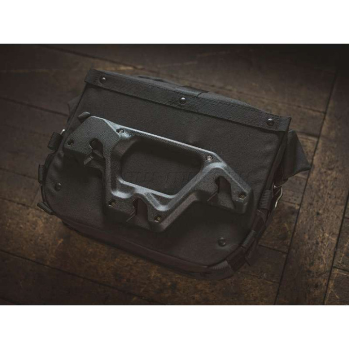 SW-Motech LEGEND GEAR LC2 saddlebags + SLC Yamaha XSR900 spacers