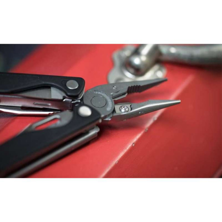 Pince multifonctions Leatherman 19 Outils CHARGE+