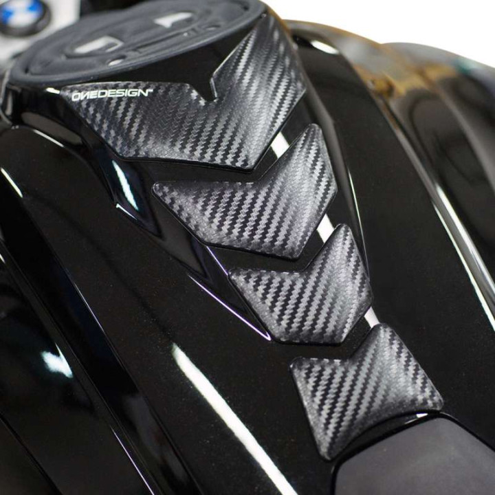 Protection de réservoir moto OneDesign MOON SOFT TOUCH CARBON