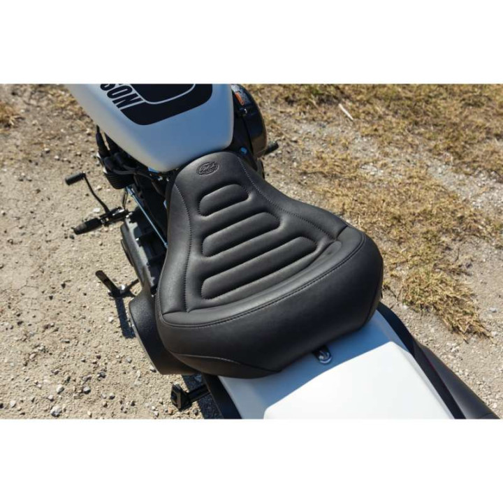 Selle confort Mustang SOLO STANDARD TOURING Harley-Davidson FAT BOB 18-