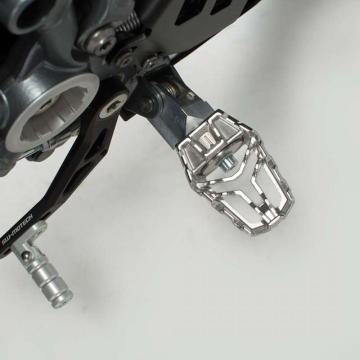 Repose-pieds SW-Motech EVO BMW F800GT/F800R Aprilia SHIVER Suzuki V-STROM 650/1000