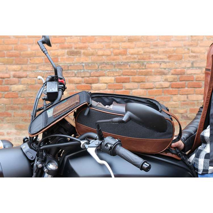 Shad SR18 8-liter tank bag 