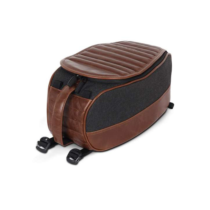 Shad SR18 8-liter tank bag 