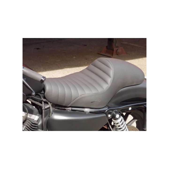 Comfort saddle Saddlemen AMERICANO CAFE CLASSIC Harley-Davidson SPORTSTER XL883/1200 04- (3.3-gallon fuel tank)