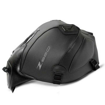 Tapis de réservoir Bagster noir/grainy matte noir (1724B) Kawasaki Z650 Tapis de réservoir Bagster noir/grainy matte noir (1724B) Kawasaki Z650