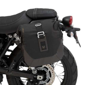 Kit sacoche latérale SW-Motech LEGEND GEAR LC - Black Edition Triumph Street Scrambler (BC.HTA.11.667.20500) Kit sacoche latérale SW-Motech LEGEND GEAR LC - Black Edition Triumph Street Scrambler (BC.HTA.11.667.20500)