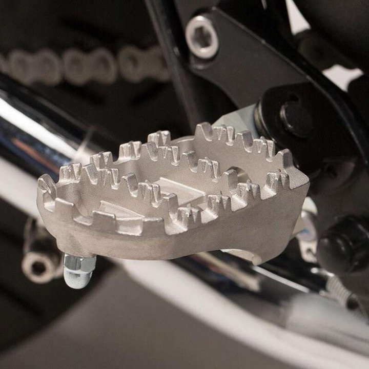 SW-Motech ION footrests Triumph Bonneville T100/Street Scrambler (FRS.11.011.10201/S)