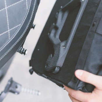 Sacoche latérale droite SW-Motech LEGEND GEAR LC2 BLACK EDITION 13.5L (système SLC) Sacoche latérale droite SW-Motech LEGEND GEAR LC2 BLACK EDITION 13.5L (système SLC)