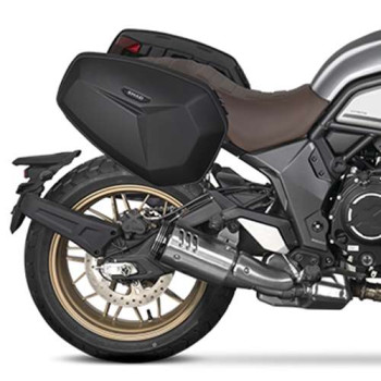 Sacoches cavalières Shad E48SR + écarteurs CL-X HERITAGE 700 (C0CL71SR) Sacoches cavalières Shad E48SR + écarteurs CL-X HERITAGE 700 (C0CL71SR)