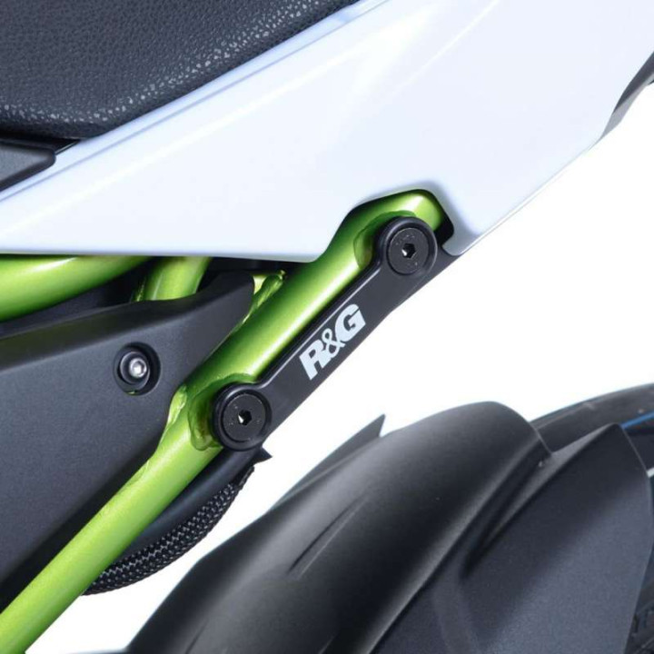 Footstool holes R&G (BLP0064BK) Kawasaki Z650