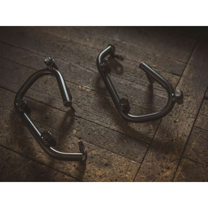 SW-Motech LEGEND GEAR LC1/LC2 rider bags + SLC BMW R NINE T spacers