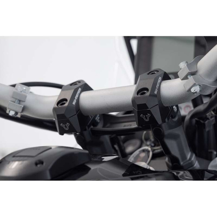 Rehausseur universel avec déport réglable pour guidon 28 mm SW-Motech