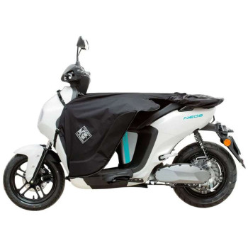 Tablier Tucano Urbano Termoscud EASY E19 pour scooter avec plancher plat Tablier Tucano Urbano Termoscud EASY E19 pour scooter avec plancher plat