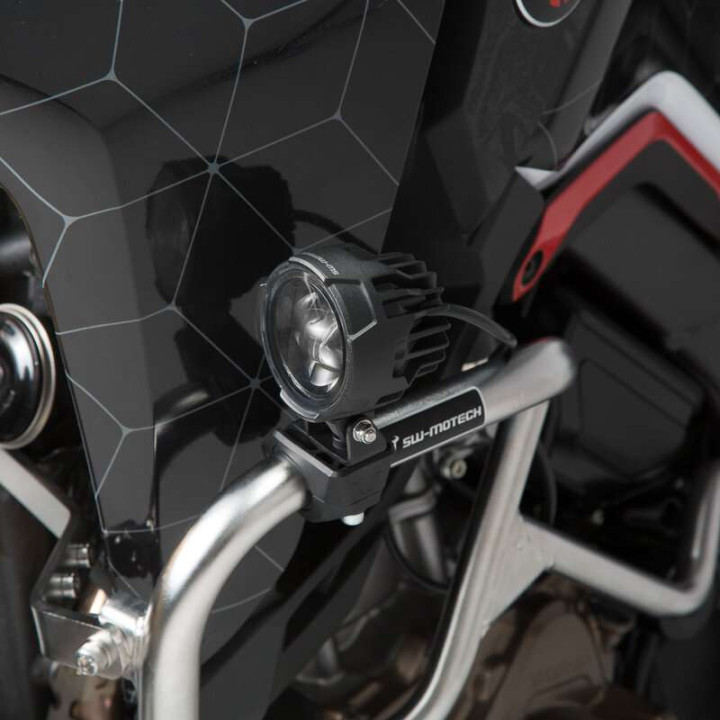 Fixations universelles SW-Motech pour feux additionnels sur crash bar