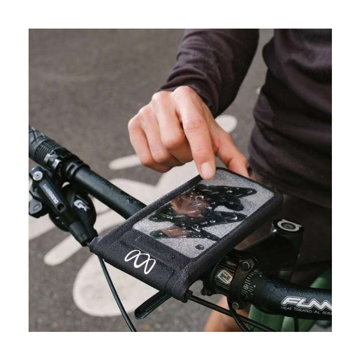 Waterproof smartphone case + TIGRA FIT-CLIC NEO bike mount