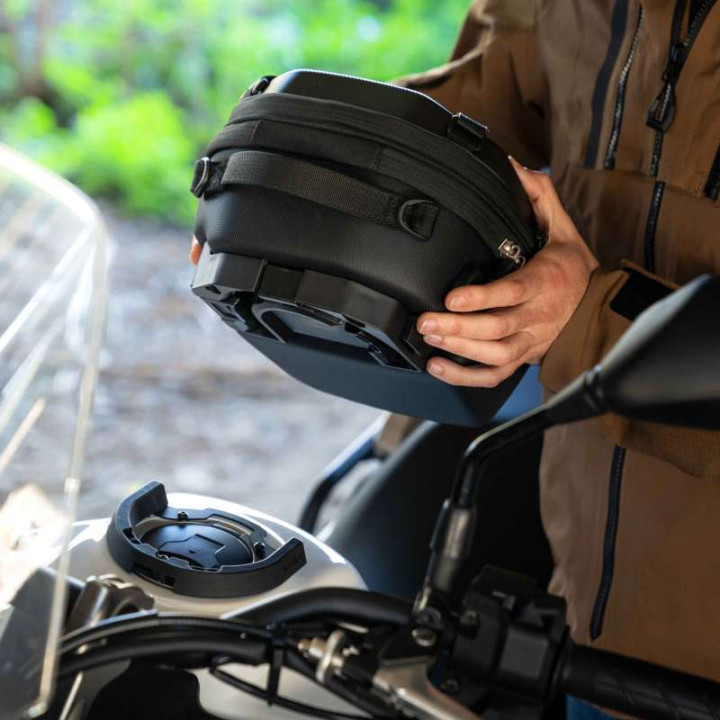 Shad CLICK SYSTEM LOCKED E09CL PRO 5-8 liter tank bag