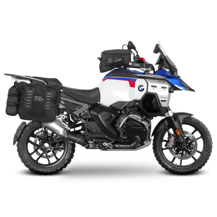 Kit sacoches Shad TERRA TR40 2x32 litres + supports 4P (W0RG154P) R1300GS ADVENTURE Kit sacoches Shad TERRA TR40 2x32 litres + supports 4P (W0RG154P) R1300GS ADVENTURE